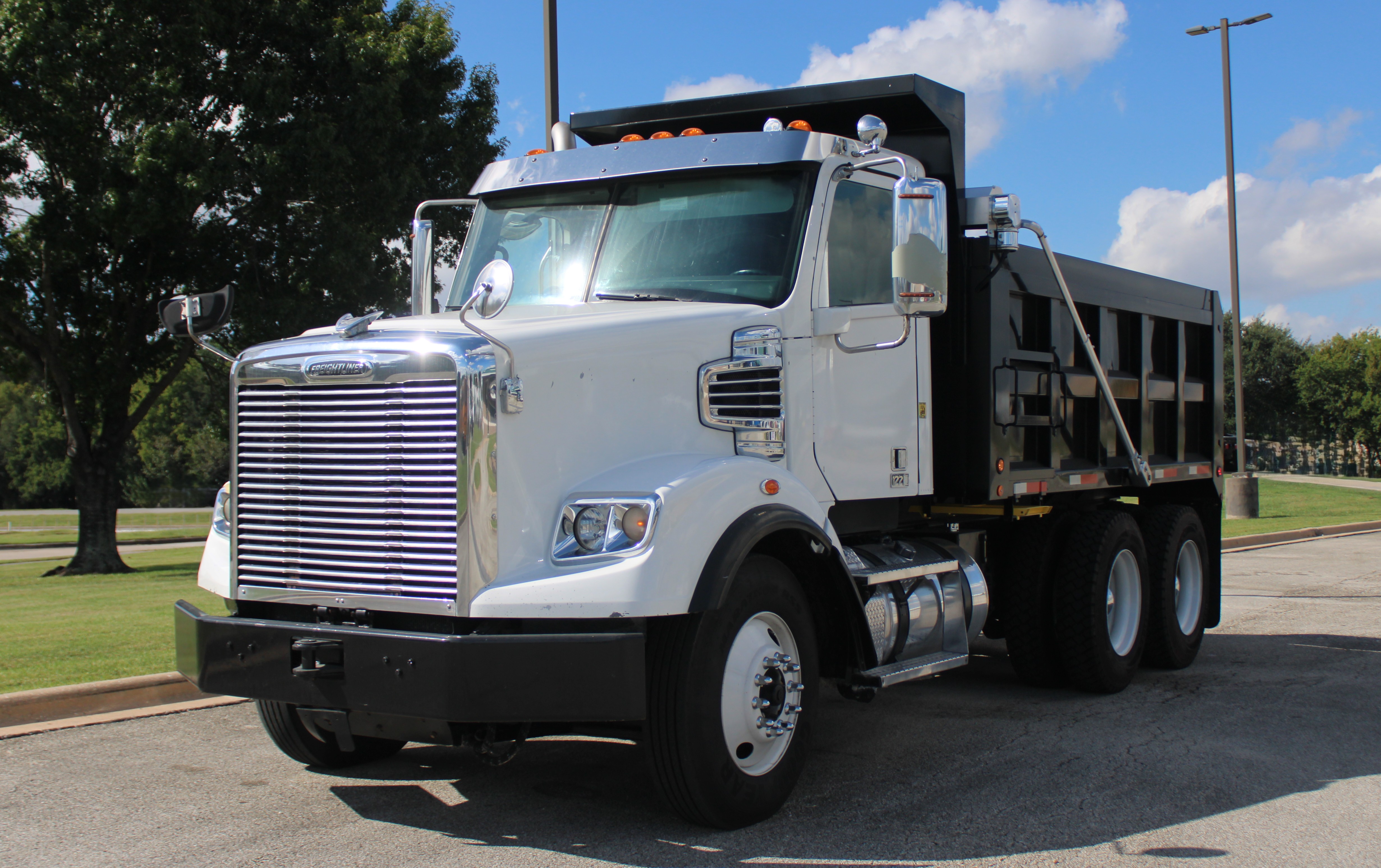 FREIGHTLINER 122SD