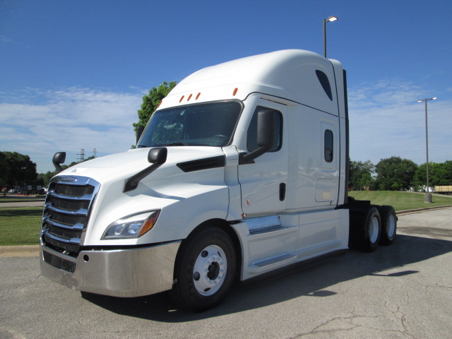 FREIGHTLINER CASCADIA 126