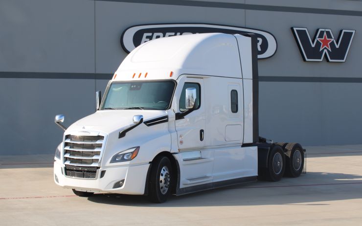 FREIGHTLINER CASCADIA 126