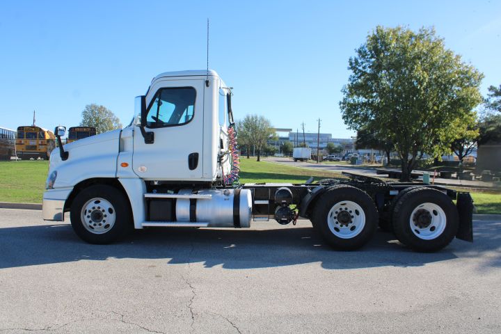 FREIGHTLINER CASCADIA 125