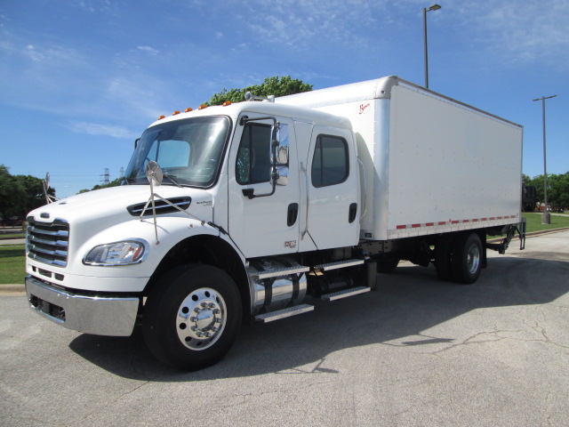 FREIGHTLINER M2 106
