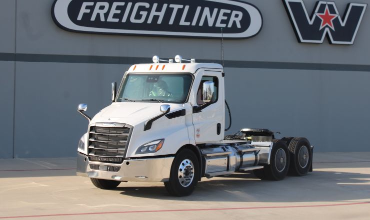 FREIGHTLINER CASCADIA 116