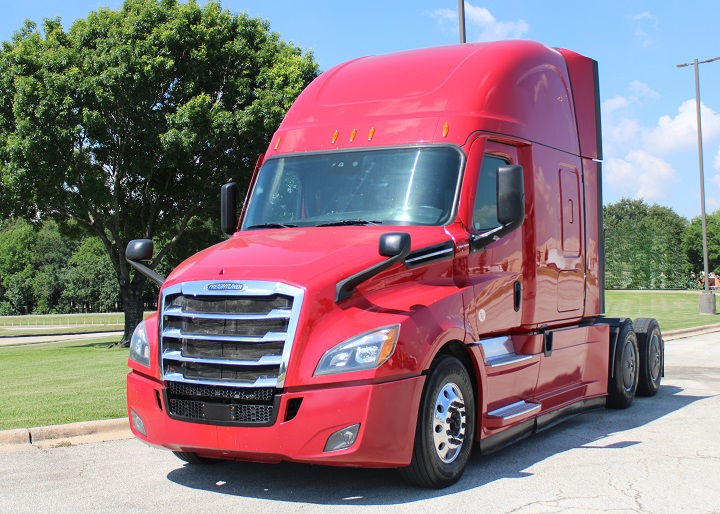 FREIGHTLINER CASCADIA 126