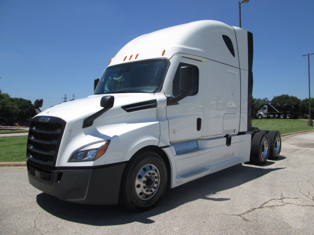 FREIGHTLINER CASCADIA 126