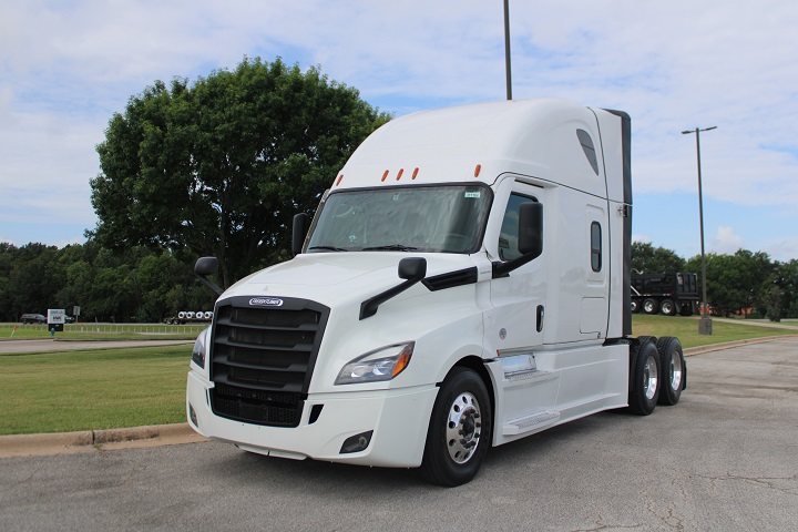 FREIGHTLINER CASCADIA 126