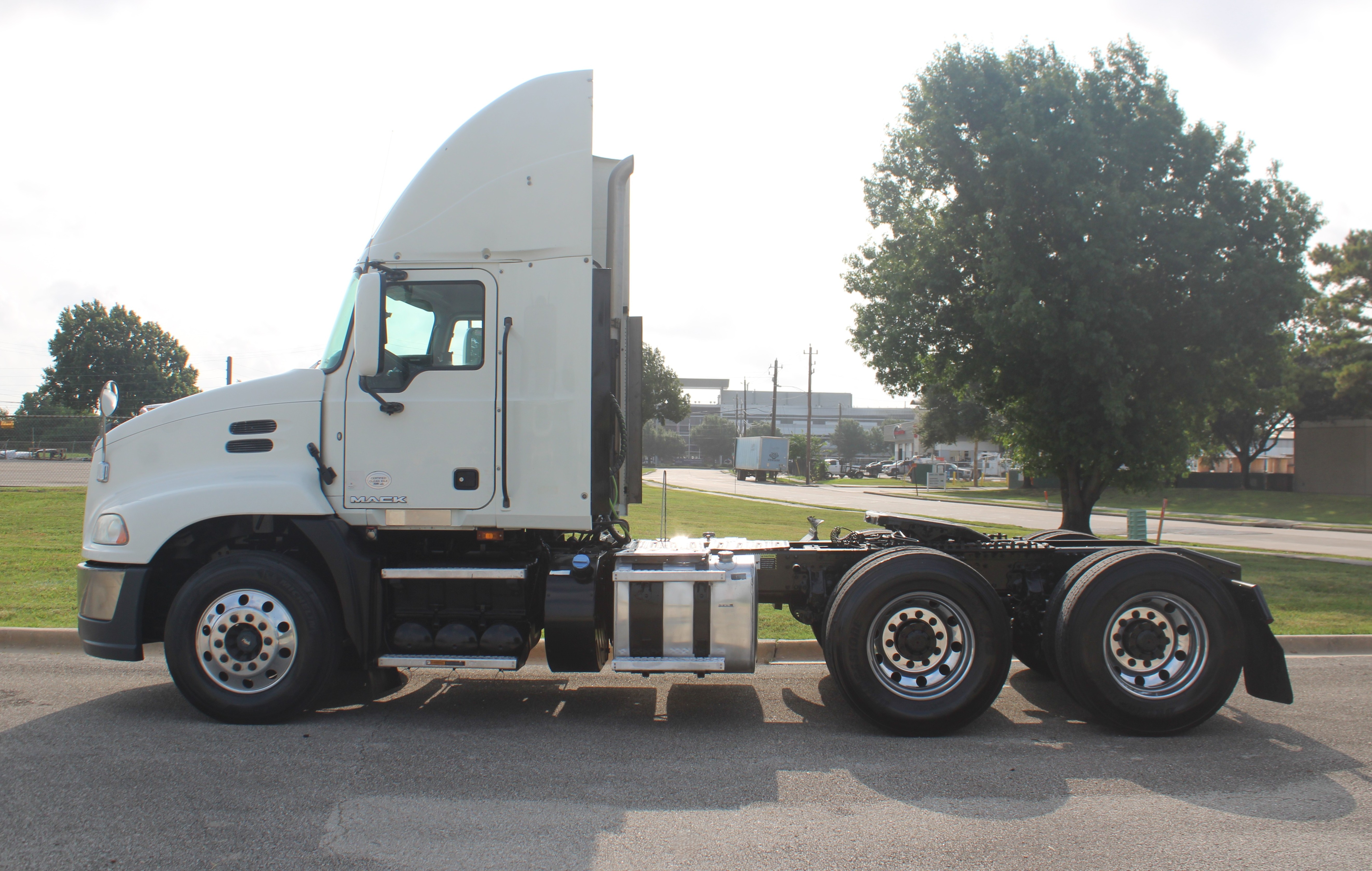 MACK PINNACLE