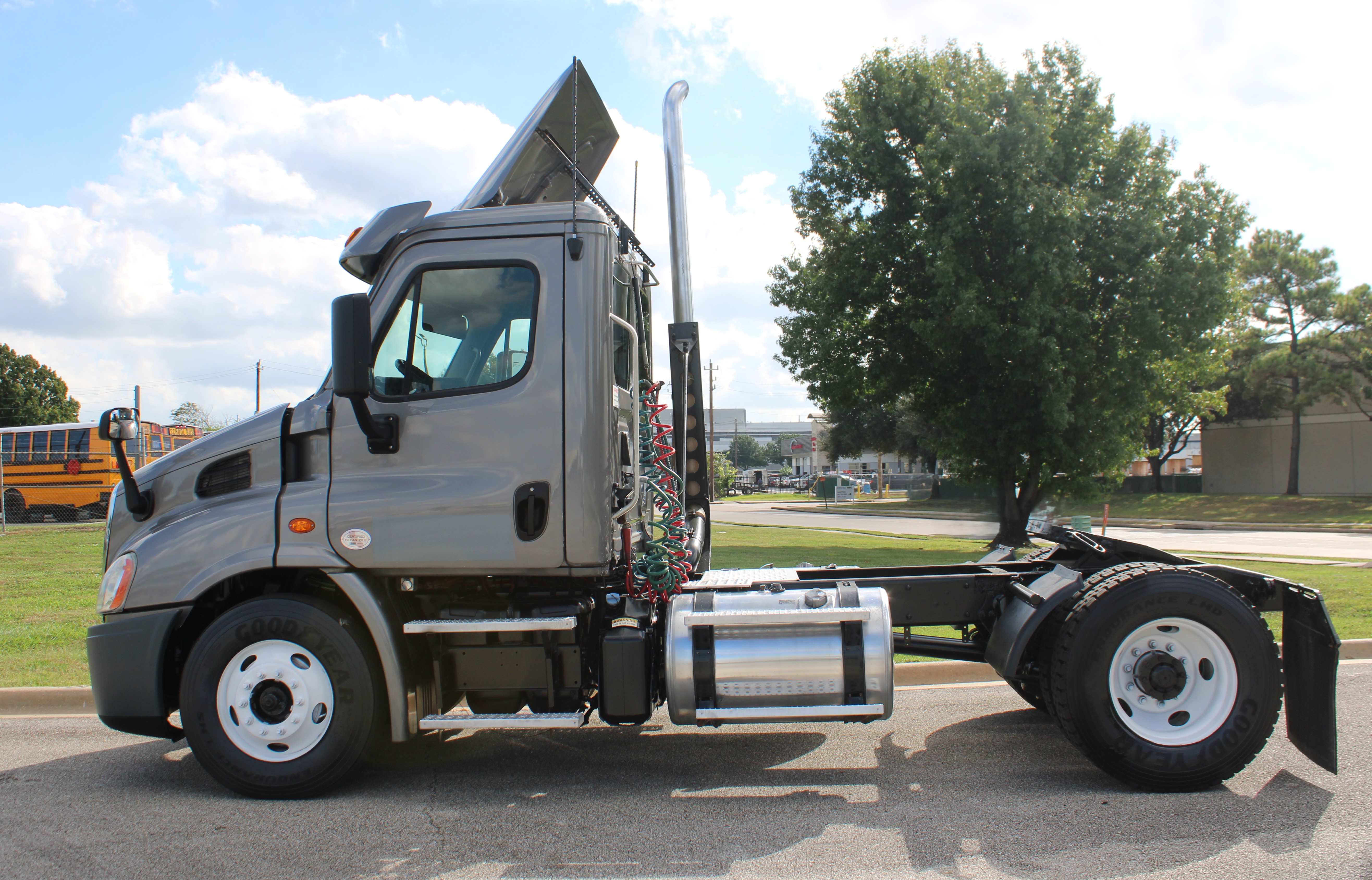 FREIGHTLINER CASCADIA 113