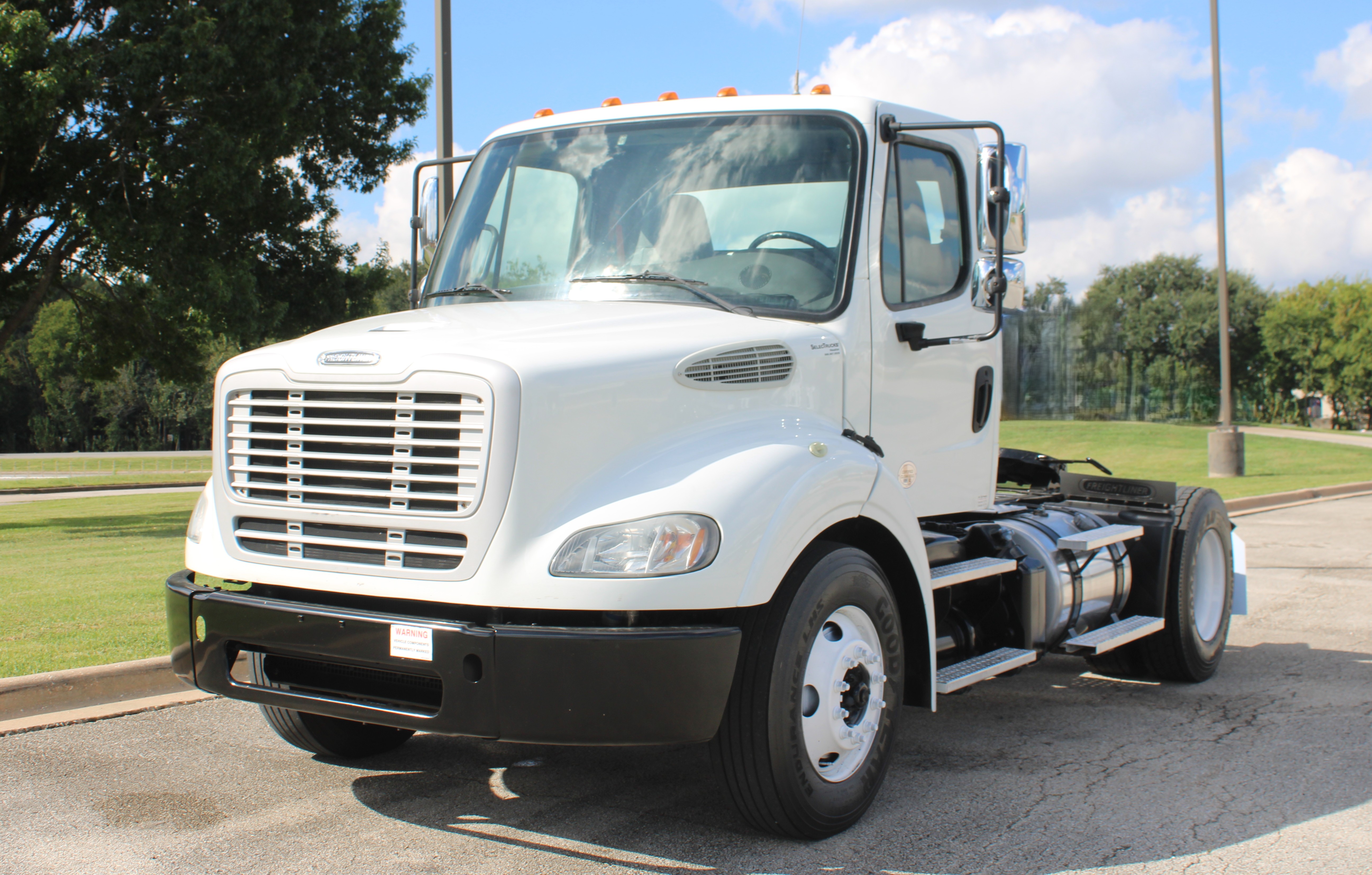 FREIGHTLINER M2112