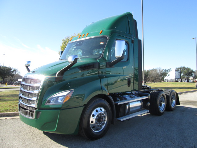 FREIGHTLINER CASCADIA 116