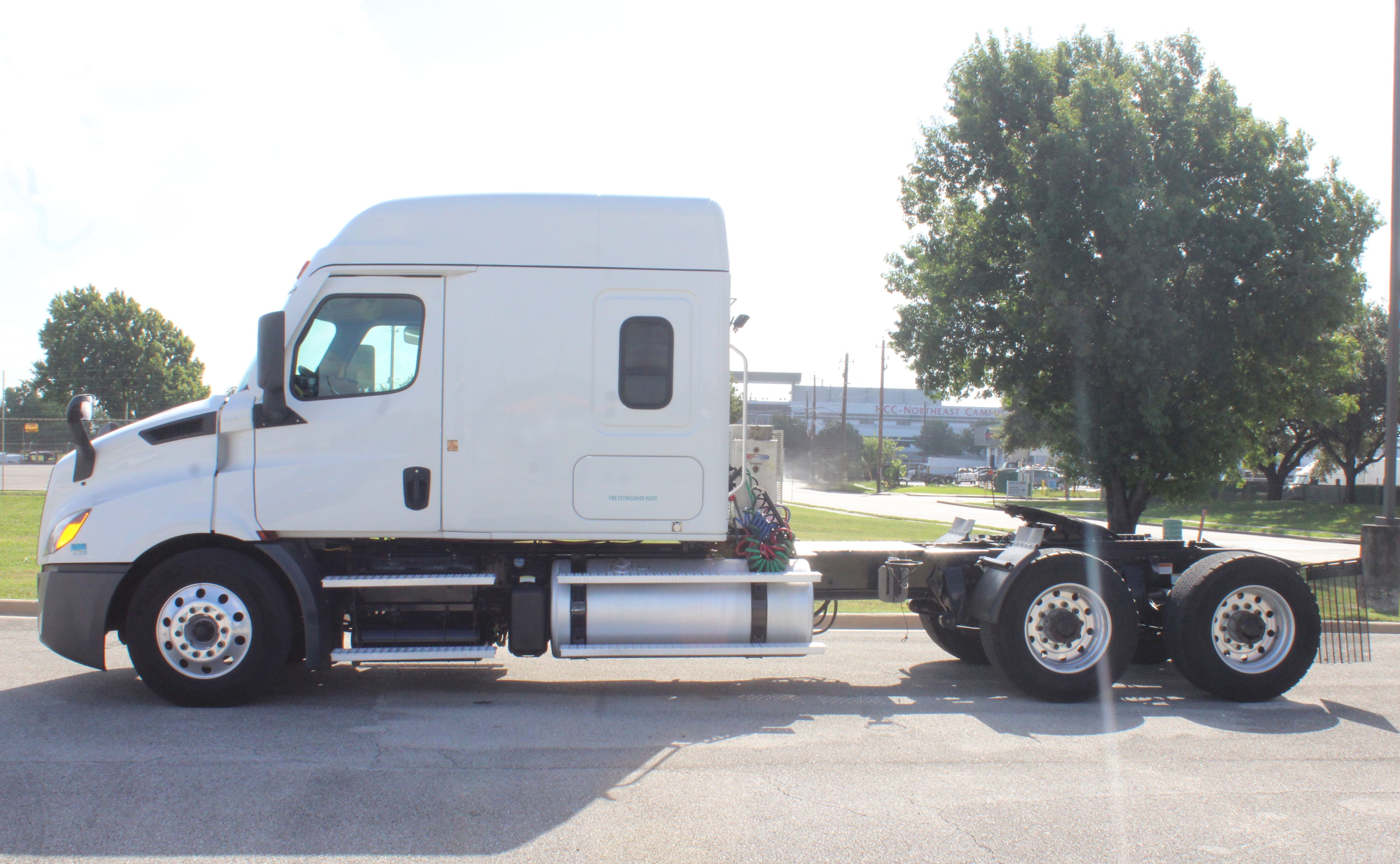 FREIGHTLINER CASCADIA 116