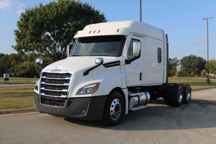 FREIGHTLINER CASCADIA 126