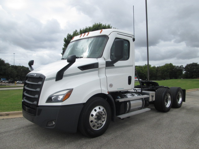 FREIGHTLINER CASCADIA 116
