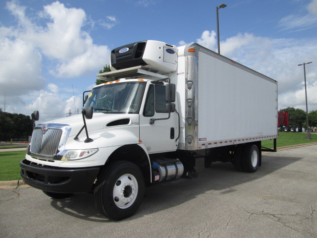 INTERNATIONAL 4300