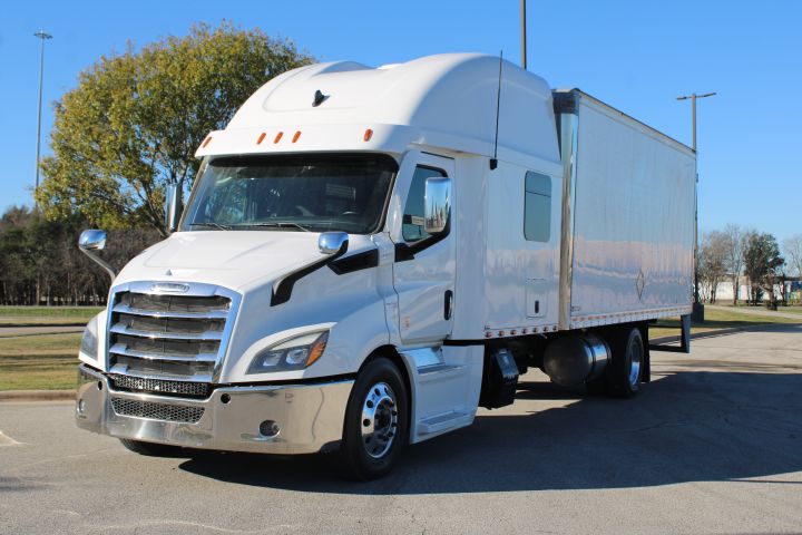 FREIGHTLINER CASCADIA 116