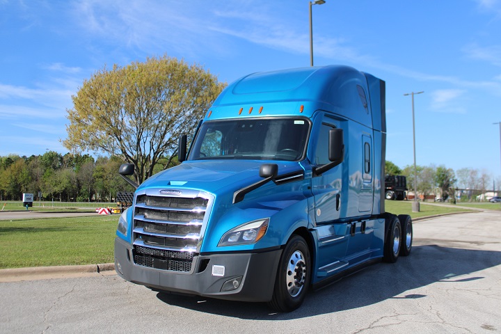 FREIGHTLINER CASCADIA 126